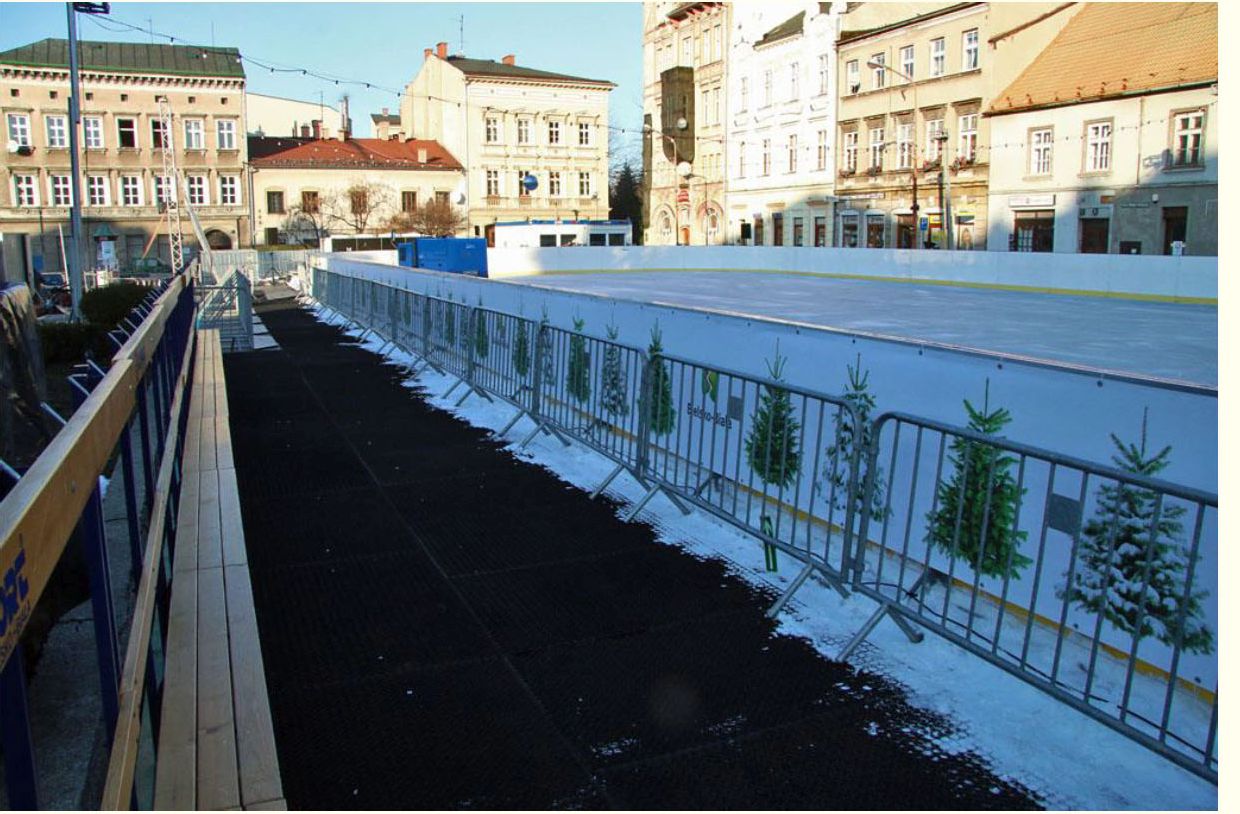Od 6 grudnia czynne lodowisko na placu Wojska Polskiego w Bielsku-Białej