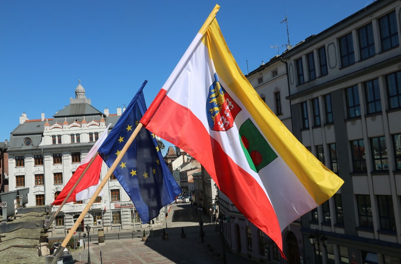 „Oda do radości” przed bielskim ratuszem. Będą świętować 15-lecie wstąpienia Polski do UE