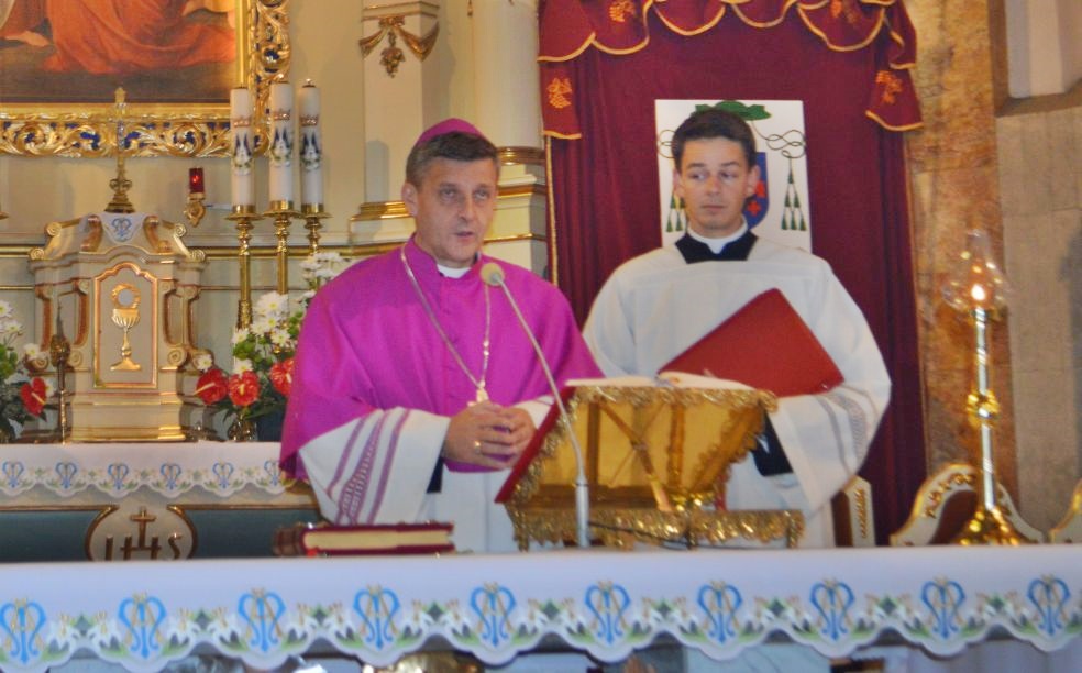 Biskup Pindel zaapelował do wiernych: zostańcie w niedzielę w domach