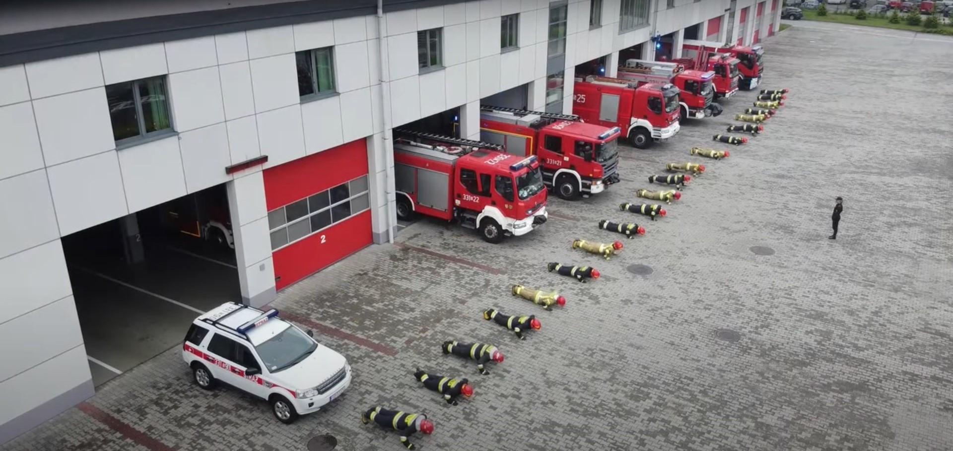 #GaszynChallenge w wykonaniu zawodowych strażaków z Bielska - Białej