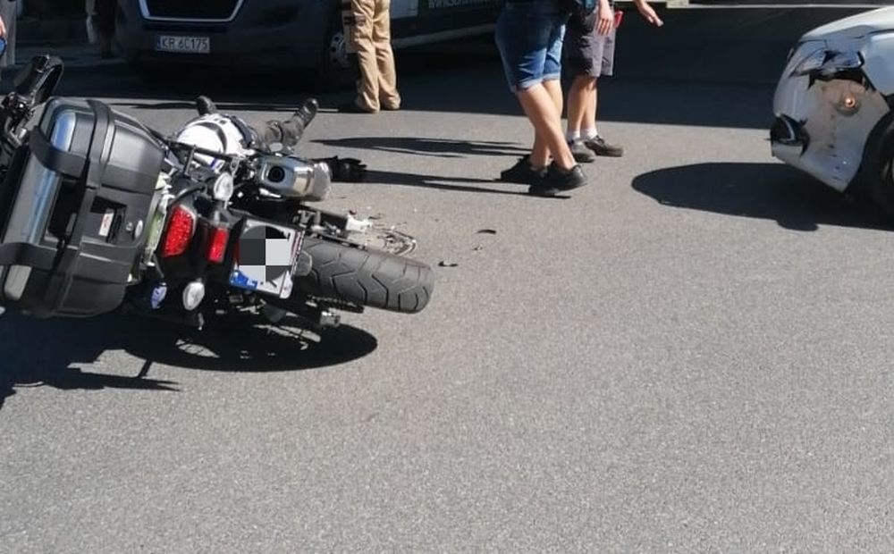 Wypadek w centrum Bielska-Białej. Ranny motocyklista