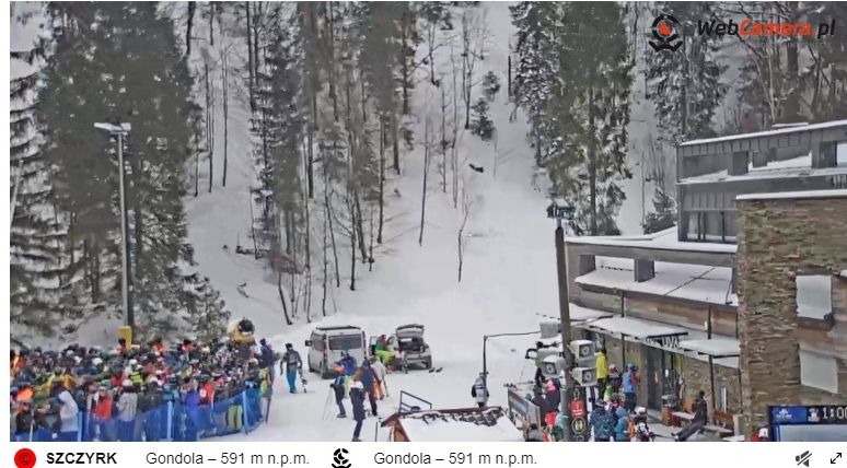 Ludzie szturmują wyciągi narciarskie