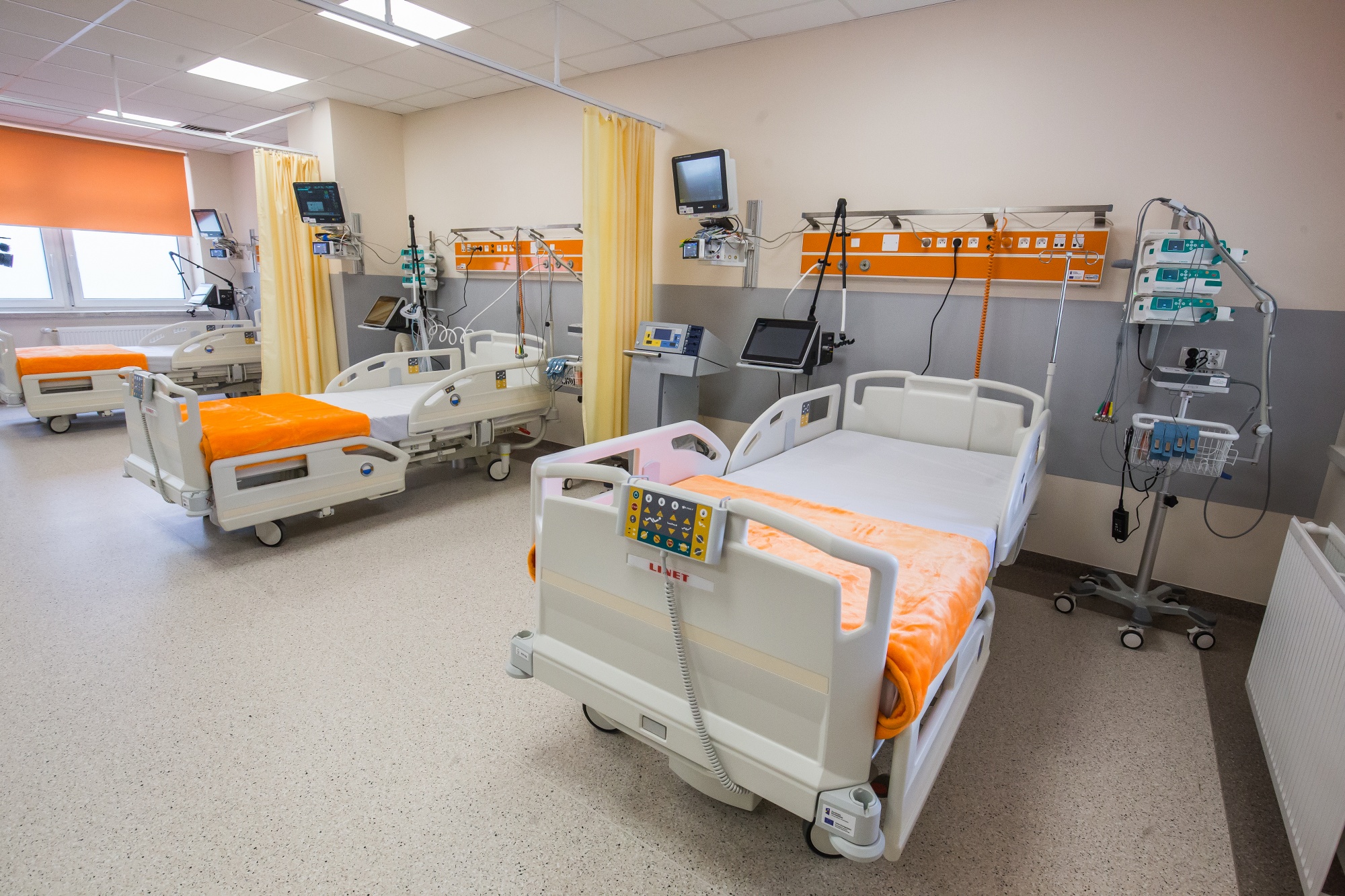 Kolejne miejsca dla chorych na Covid-19 w bielskim szpitalu