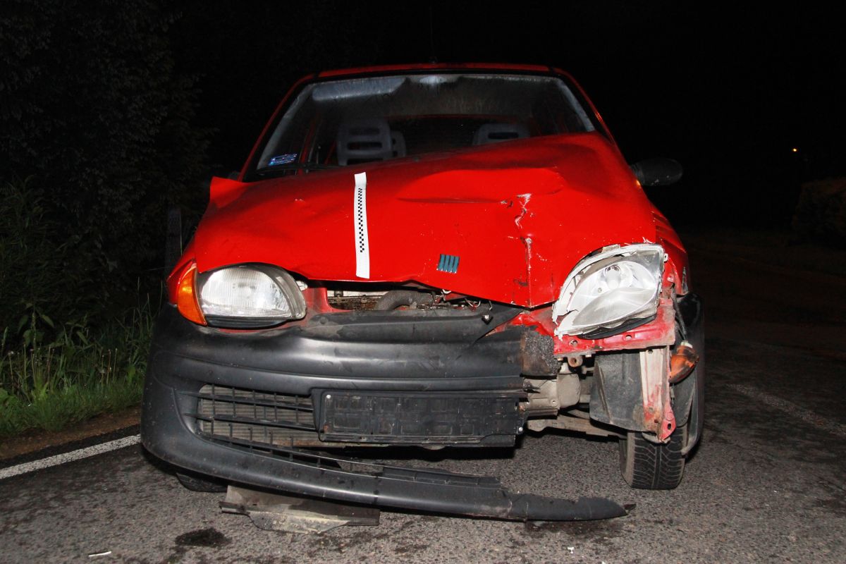 Sprawca kolizji w Wilamowicach uciekł do lasu i zgłosił kradzież auta