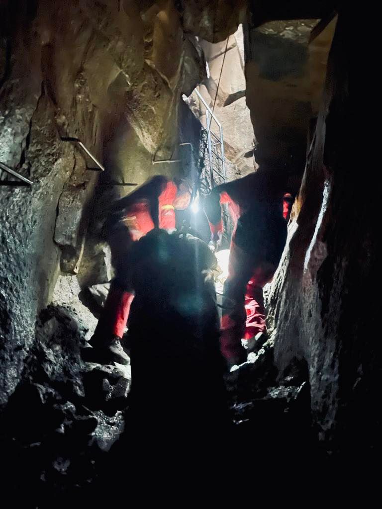 Wypadek w jaskini. Jedna osoba poszkodowana