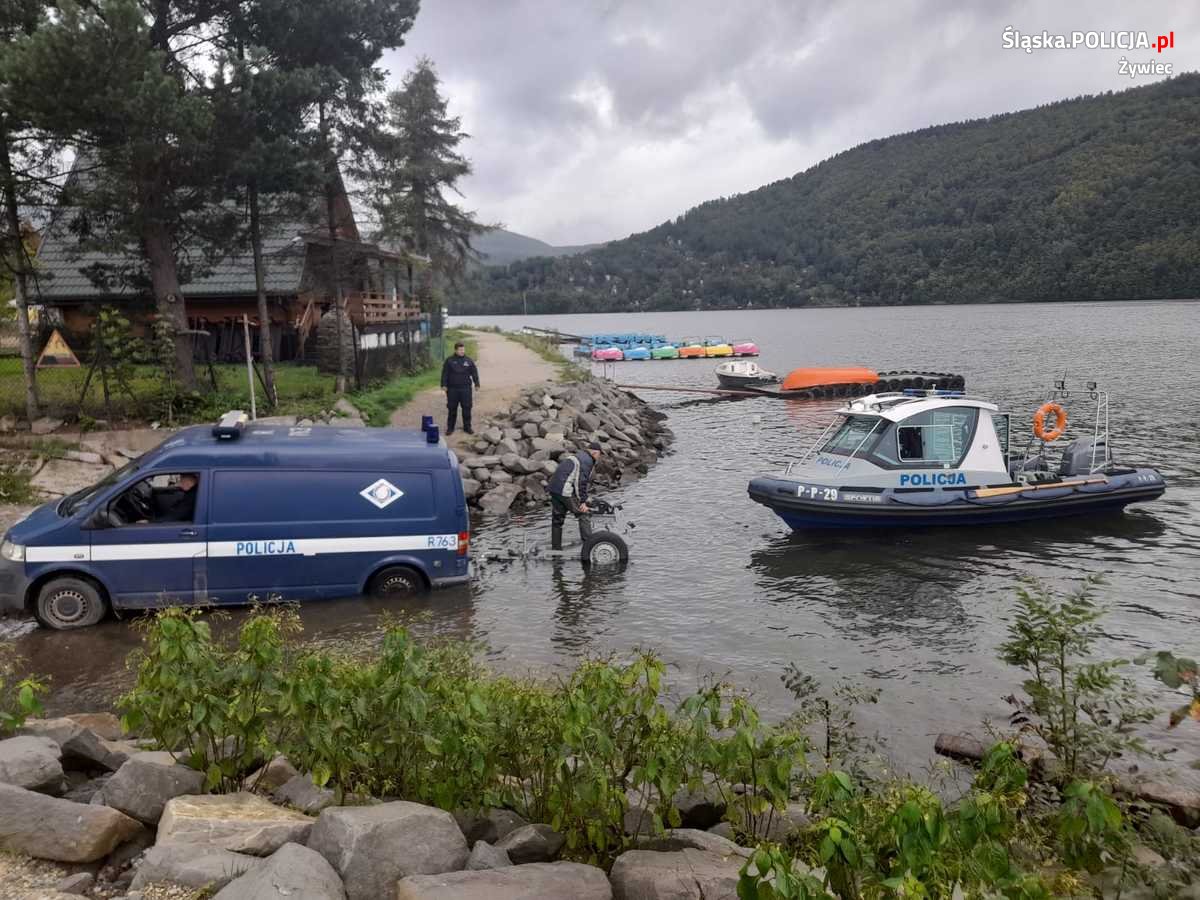 Policyjni motorowodniacy zakończyli sezon na jeziorach