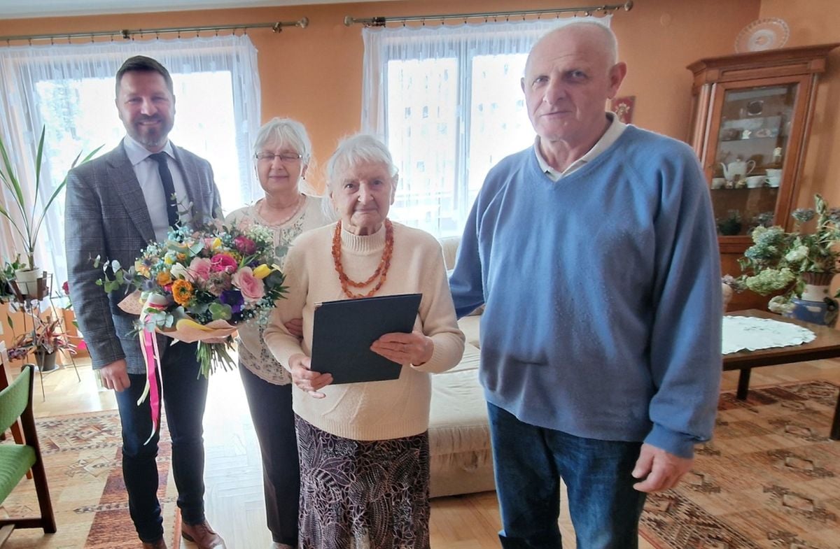 Pani Rozalia świętuje 102. urodziny. Pół wieku przepracowała w służbie zdrowia