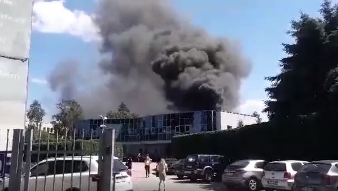 Duży pożar, spłonęły samochody