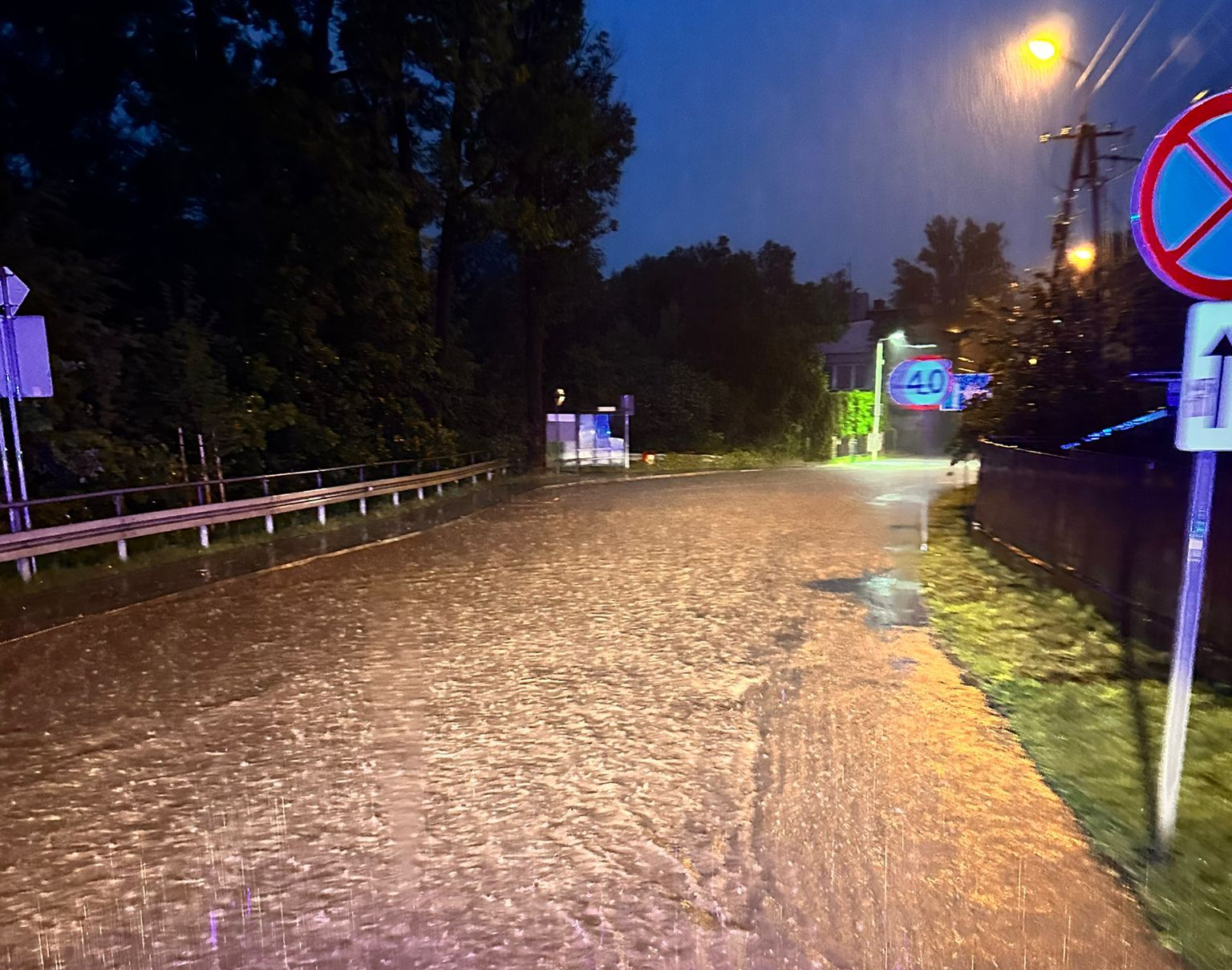 Bielsko-Biała: zalane drogi, posesje, dworzec