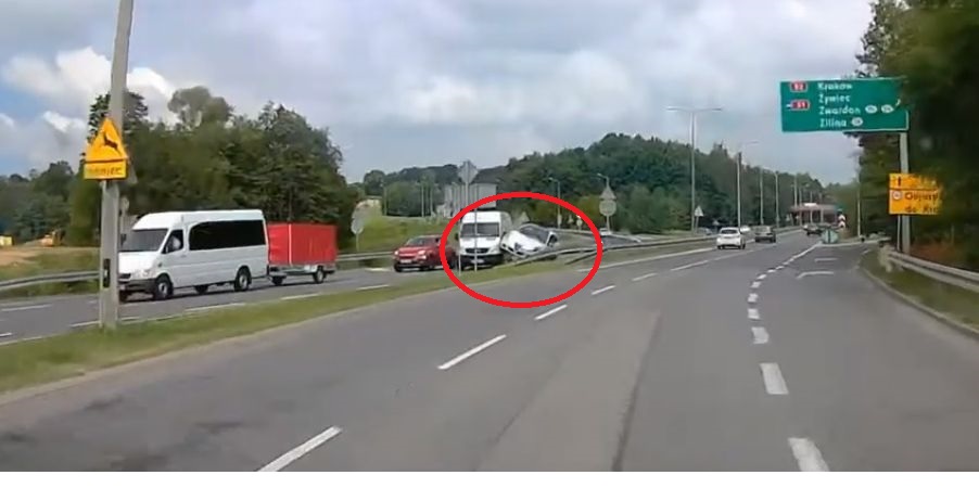 Niebezpieczna sytuacja na bielskiej drodze